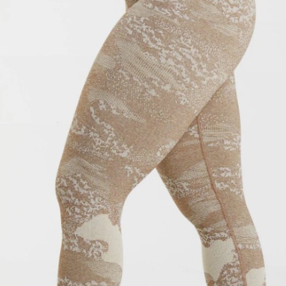 Gymshark Adapt Camo Seamless Leggings - Picture 3 of 5